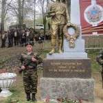 Pamyatnik_pavshim_geroyam_v_pos.Dzhava_thumb.JPG