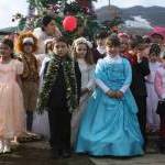 В преддверии Нового 2011 года Эдуард Кокойты посетил районы Республики и поздравил детей с наступающим праздником